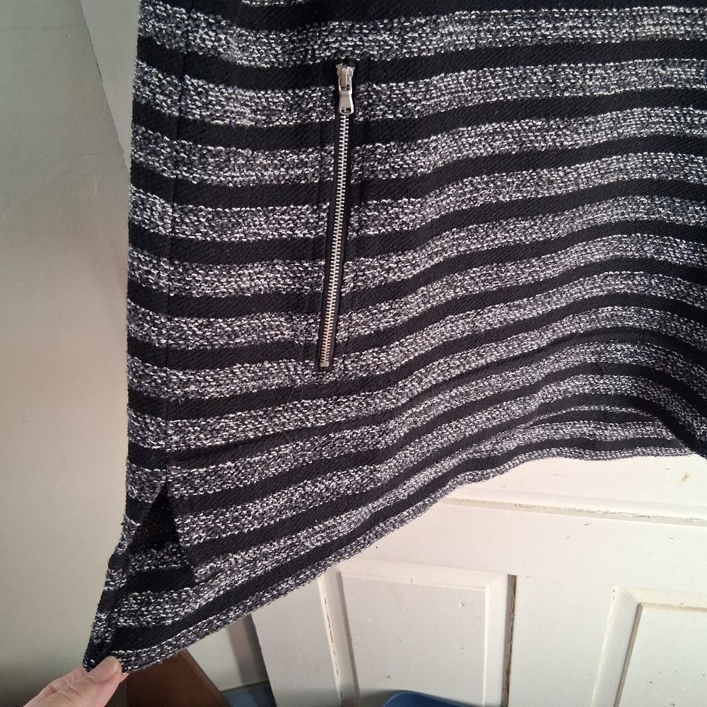 Per Se Black with Gray Marled Stripes Tunic Top with Zipper Details Size 1X - Picture 8 of 13